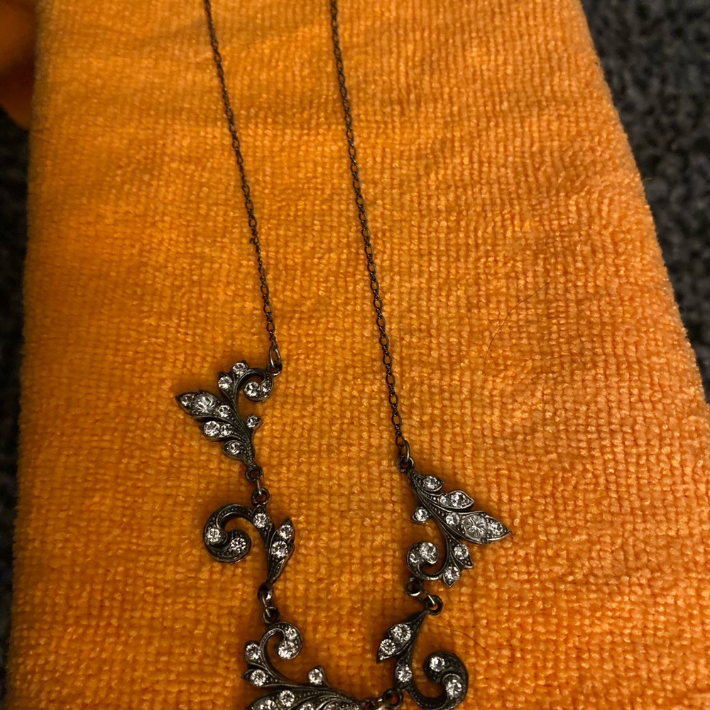 Elegant Silver Necklace with Crystal Accents